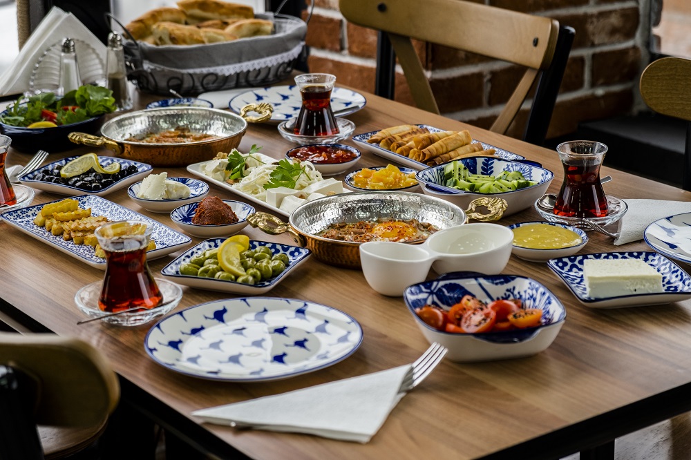 Yöresel Serpme Kahvaltı